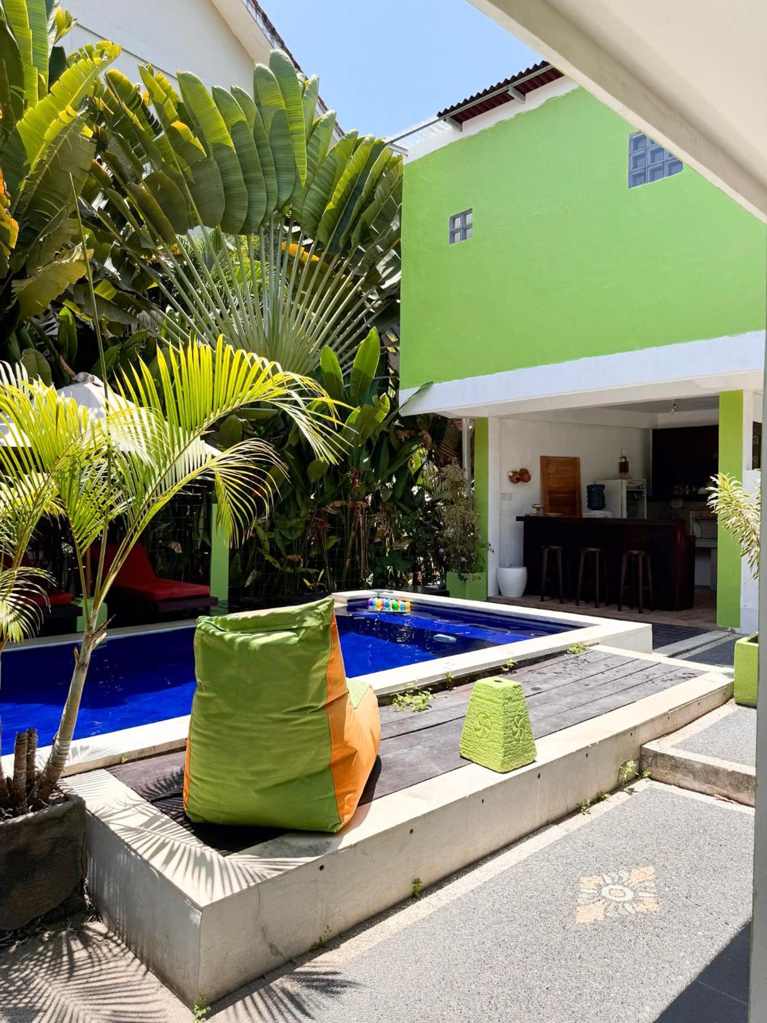 Urban Jungle Beach House Canggu Eksteriør billede
