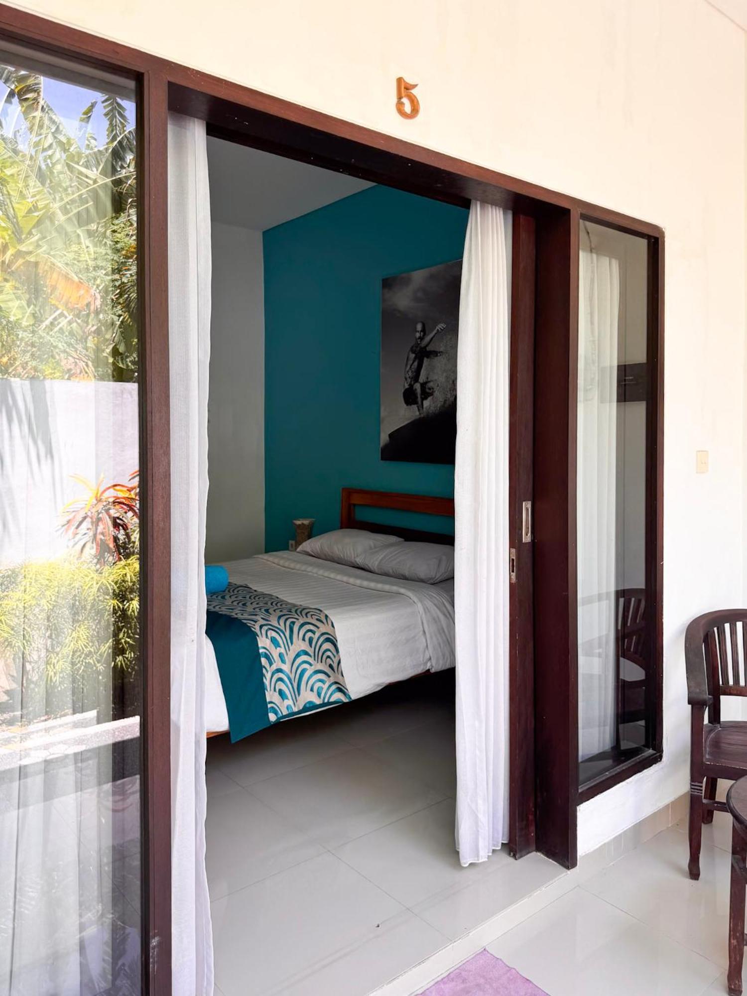 Urban Jungle Beach House Canggu Eksteriør billede