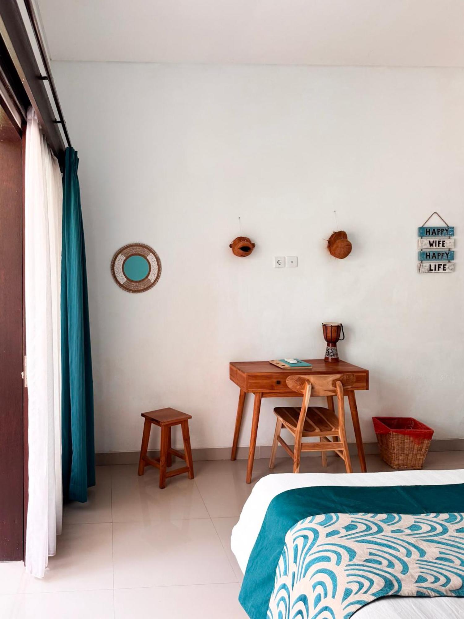 Urban Jungle Beach House Canggu Eksteriør billede